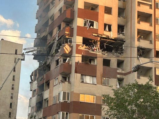 以色列对伊朗多地发动空袭 致使其多位高级军事将领丧生